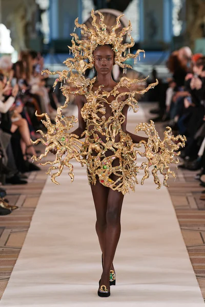 Look 29